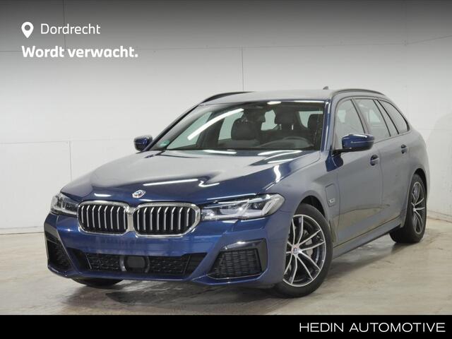 BMW 5-SERIE Touring 530e xDrive M-Sport | Driving Assistant Professional | 2023! | Head-Up | Laser