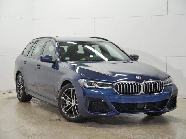 BMW 5-SERIE Touring 530e xDrive M-Sport | Driving Assistant Professional | 2023! | Head-Up | Laser
