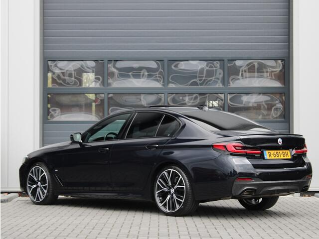 BMW 5-SERIE 5-serie 520i High Executive 50 Jahre Edition | M-Sport | Schuifd