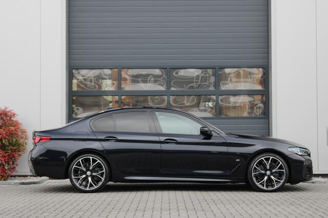 BMW 5-SERIE 5-serie 520i High Executive 50 Jahre Edition | M-Sport | Schuifd