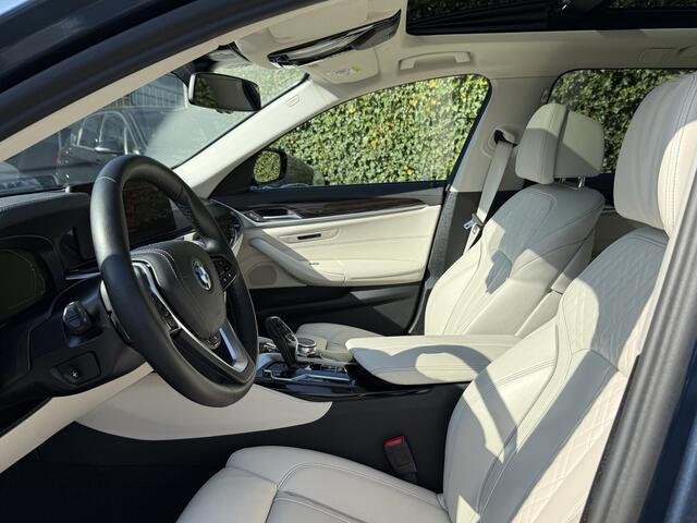 BMW 5-SERIE Touring 530e | High Exe | Luxury Line | CoPilot | Nappa | Panorama | Comfortstoel. | Stuur + 4x Stoelverw.