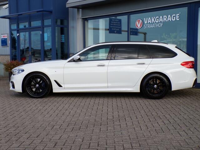 BMW 5-SERIE Touring 530i High Executive M-Sport, Full LED / Trekhaak / Camera + Sensoren / Stoelverwarming / 18' Sportvelgen