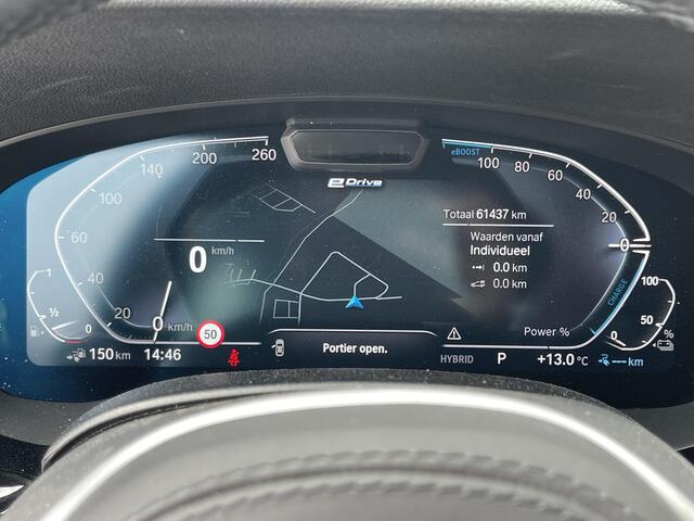 BMW 5-SERIE Touring 530e xDrive High Executive 18"/Laser LED/Leder/Head-up/Keyless/Trekhaak/Stoelverwarming/Adaptieve cruise/Dodehoek/Camera/Apple Carplay & Android Auto/HiFi