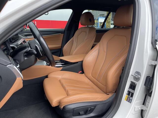 BMW 5-SERIE Touring 530e xDrive High Executive 18"/Laser LED/Leder/Head-up/Keyless/Trekhaak/Stoelverwarming/Adaptieve cruise/Dodehoek/Camera/Apple Carplay & Android Auto/HiFi