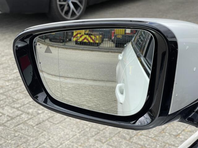 BMW 5-SERIE Touring 530e xDrive High Executive 18"/Laser LED/Leder/Head-up/Keyless/Trekhaak/Stoelverwarming/Adaptieve cruise/Dodehoek/Camera/Apple Carplay & Android Auto/HiFi