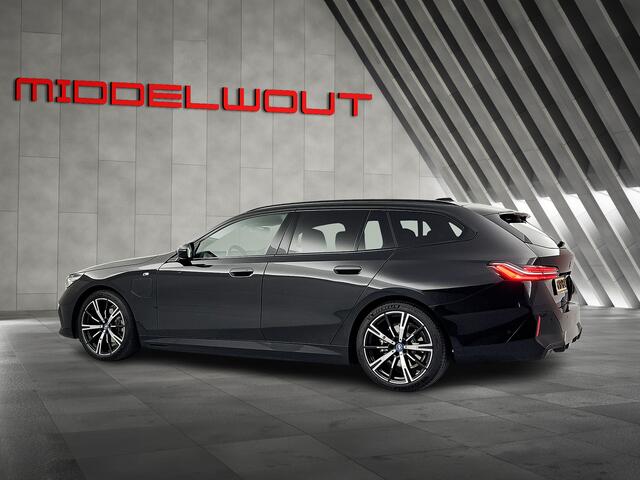 BMW 5-SERIE Touring 530e/M-Pakk/Pano/Trekh/Leder/20"/BTW/Ned.Auto