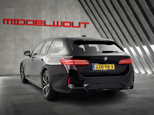 BMW 5-SERIE Touring 530e/M-Pakk/Pano/Trekh/Leder/20"/BTW/Ned.Auto