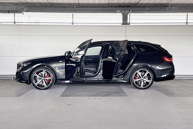 BMW 5-SERIE Touring 520i | M Sport Pro | Travel Pack | Comfort Pack