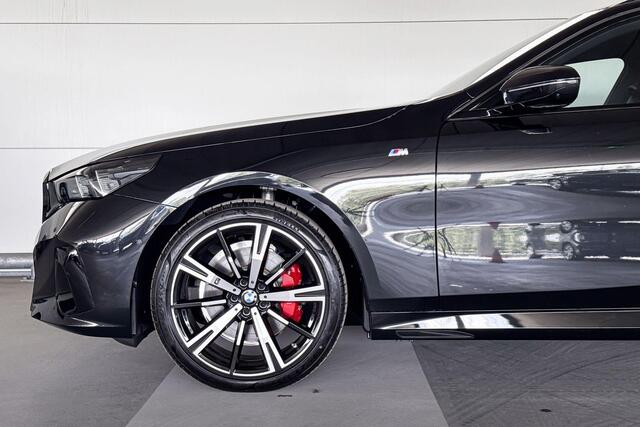 BMW 5-SERIE Touring 520i | M Sport Pro | Travel Pack | Comfort Pack