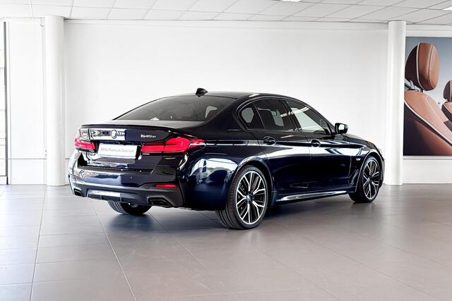 BMW 5-SERIE Sedan 545e xDrive Business Edition Plus | M Sport | Stoelverwarming | Headup Display | Achteruitrijcamera |