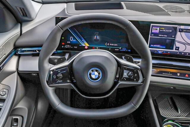 BMW 5-SERIE 550e xDrive | Adapt. LED | Adapt. Cruise | Stoelverwarming | Harman Kardon | 360 Camera | Elek. Trekhaak