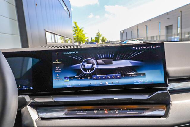 BMW 5-SERIE 550e xDrive | Adapt. LED | Adapt. Cruise | Stoelverwarming | Harman Kardon | 360 Camera | Elek. Trekhaak