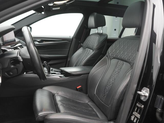BMW 5-SERIE Touring 520i High Executive Edition - RIJKLAARPRIJS - M-Sport - Achteruitrijcamera - Elektrisch Glazen schuif-/kanteldak