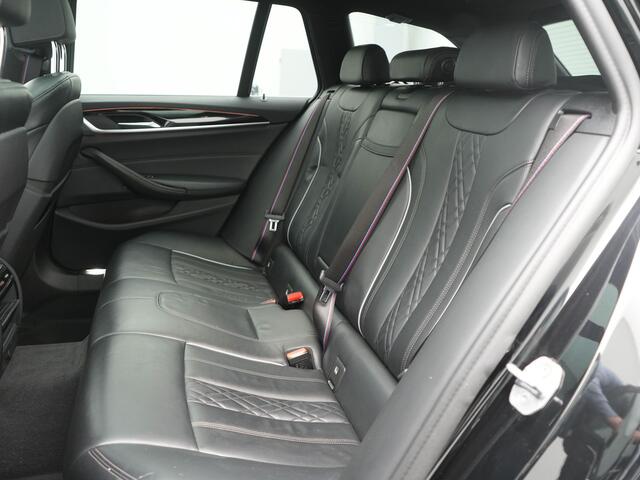 BMW 5-SERIE Touring 520i High Executive Edition - RIJKLAARPRIJS - M-Sport - Achteruitrijcamera - Elektrisch Glazen schuif-/kanteldak