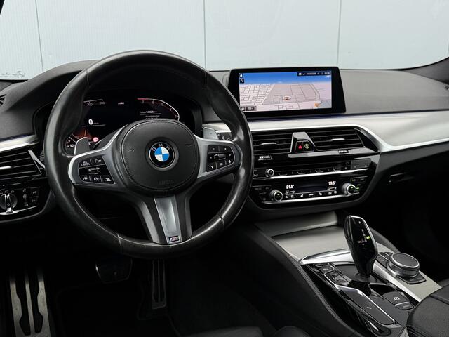 BMW 5-SERIE Touring 540i xDrive High Executive M-pakket/Trekhaak/Carplay.