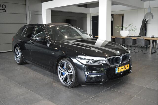 BMW 5-SERIE Touring 540i xDrive M-Sport head up pano leer camera 20 inch !!