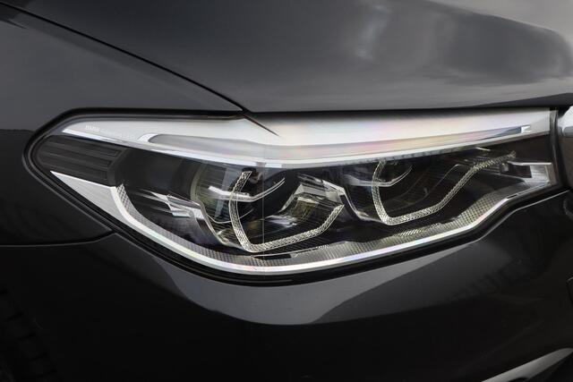 BMW 5-SERIE Touring 520i High Executive Edition | 19 Inch | 4-zone ACC | Trekhaak