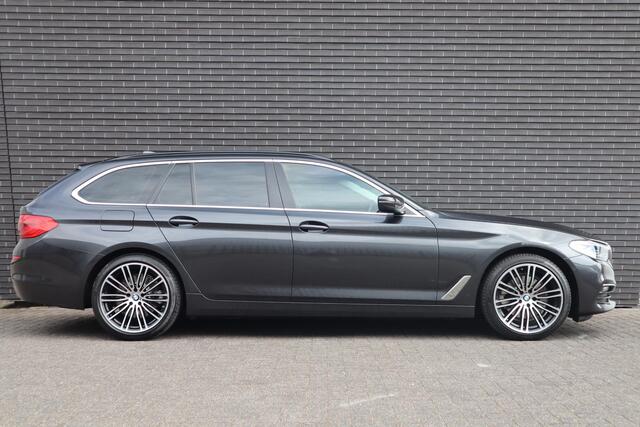 BMW 5-SERIE Touring 520i High Executive Edition | 19 Inch | 4-zone ACC | Trekhaak