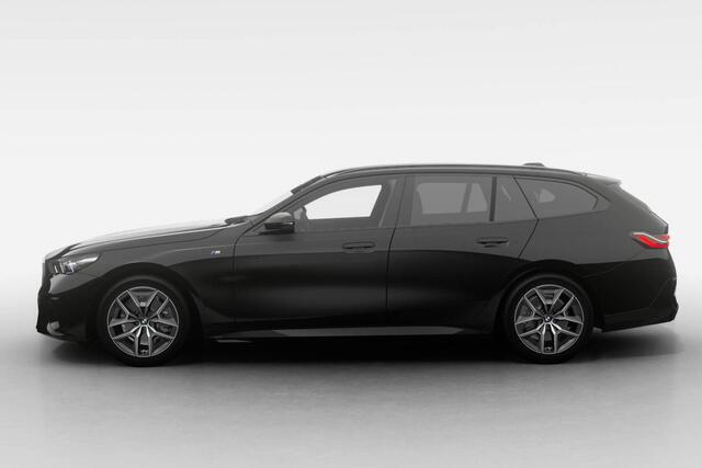BMW 5-SERIE Touring 520i | M Sport | Travel Pack | Comfort Pack | Extra getint glas