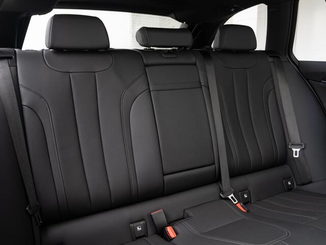 BMW 5-SERIE Touring 530e | M Sportpakket | Innovation Pack | 19 inch | Driving Assistant | BMW Laserlight | Head Up Display | Trekhaak