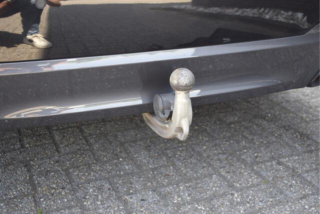 BMW 5-SERIE M550i xDrive High Executive Full option!