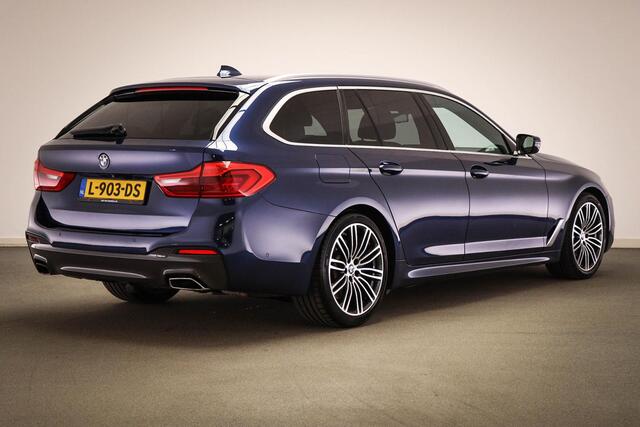 BMW 5-SERIE Touring 530i M-Sport High Executive | PANORAMADAK | CAMERA | TREKHAAK AFNEEMBAAR