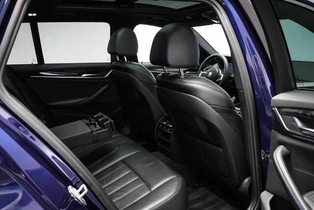 BMW 5-SERIE Touring 530i M-Sport High Executive | PANORAMADAK | CAMERA | TREKHAAK AFNEEMBAAR
