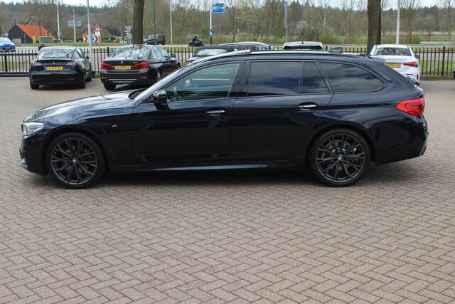 BMW 5-SERIE Touring 520d High Exe. M Sport / Panoramadak / Camera / Head-up / 19'' / Leder / Navigatie / Stoelverwarming / Cruise Control