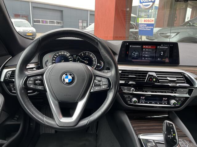 BMW 5-SERIE Touring 540i xDrive High Executive Memory AUT. | Navi | Camera | Leer | 19'' LMV | Head-up