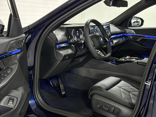 BMW 5-SERIE Sedan 550e xDrive | M-Sport Pro | Travel Pack | Innovation Pack | Comfort Pack | Driving Assistant Professional | Bowers&Wilkins | Panoramadak | Comfort Access | Trekhaak