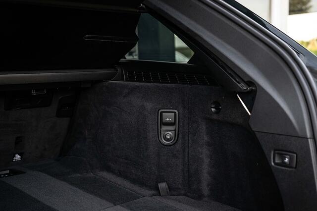 BMW 5-SERIE 530 530e Business Edition Plus | Shadow | M Sport | Panorama | Laser | Head-up | Leder | Camera | H/K |Trekhaak | 19 Inch |