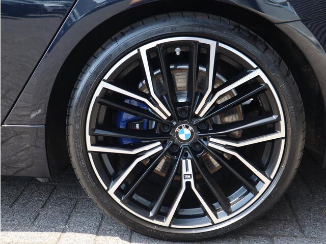 BMW 5-SERIE Touring 530d Executive M Sport | Panoramadak | Head up | Laser | Adaptive Cruise |