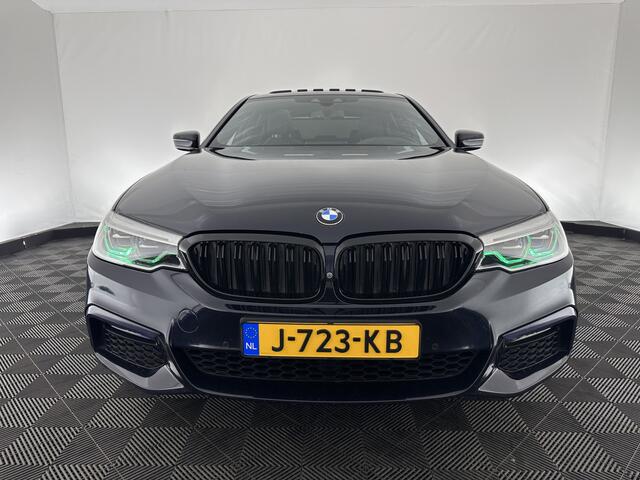 BMW 5-SERIE 520d xDrive High Executive Aut. *PANO | FULL-LEATHER | FULL-LED | HEAD-UP | DIGI-COCKPIT | NAVI-FULLMAP | TOP-VIEW | MEMORY-PACK | ECC | PDC | CRUISE | 20''ALU | TOWBAR*