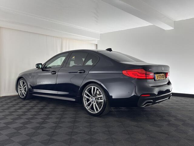 BMW 5-SERIE 520d xDrive High Executive Aut. *PANO | FULL-LEATHER | FULL-LED | HEAD-UP | DIGI-COCKPIT | NAVI-FULLMAP | TOP-VIEW | MEMORY-PACK | ECC | PDC | CRUISE | 20''ALU | TOWBAR*