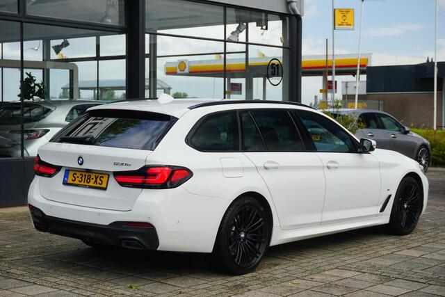 BMW 5-SERIE Touring 530e High Executive M Pakket | Trekhaak | LASER | ACC
