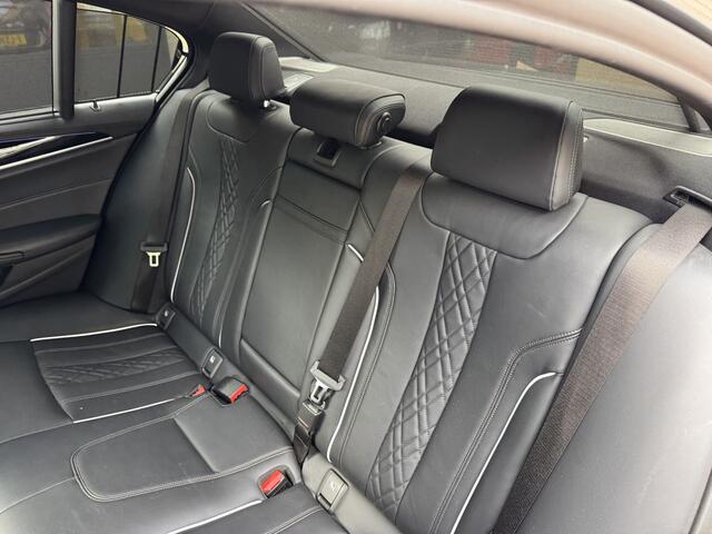 BMW 5-SERIE 530e xDrive M-Sport iPerformance High Executive Schuifdak Headup Harman Kardon Trekhaak