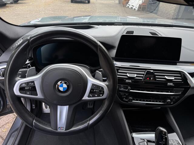 BMW 5-SERIE 530e xDrive M-Sport iPerformance High Executive Schuifdak Headup Harman Kardon Trekhaak