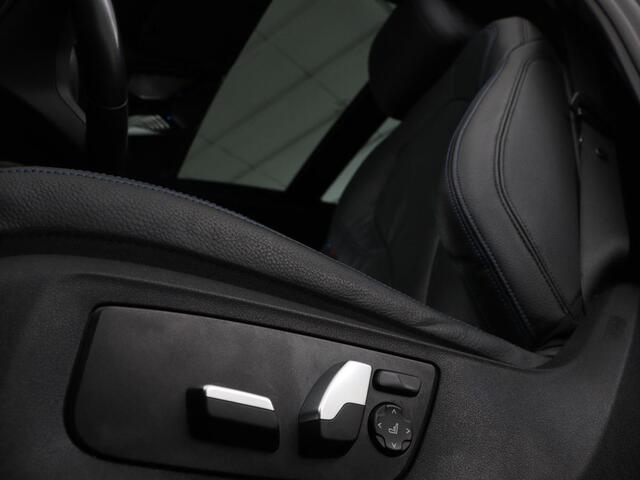 BMW 5-SERIE 530e xDrive M Sport | Panoramadak | Harman/Kardon | Stoel & stuurverwarming | Adaptive cruise | Camera | Trekhaak | Carplay | Achterbankverwarming | Live Cockpit | Sportstoelen