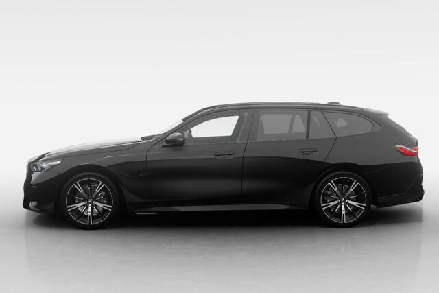 BMW 5-SERIE Touring 530e M Sport Edition | Innovation Pack | Travel Pack | Comfort Pack | Trekhaak
