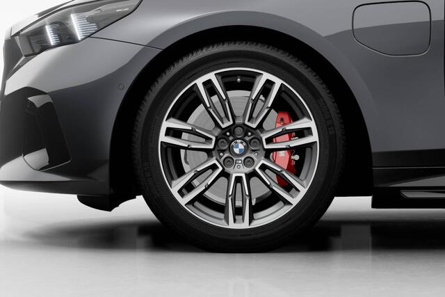 BMW 5-SERIE Sedan 530e M Sport Edition | M Sport Pro | Innovation Pack | Travel Pack | Comfort Pack