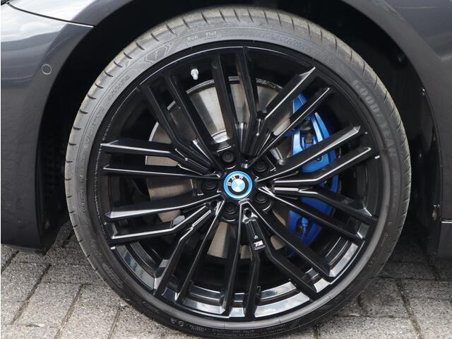 BMW 5-SERIE 545e xDrive M sport | Head Up | Comfortstoel met geheugen | Schuif-/kanteldak
