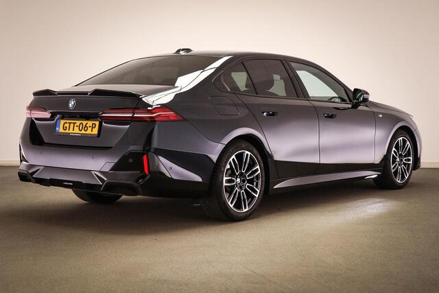 BMW 5-SERIE 520i M-Sport | COMFORT / INNOVATION / TRAVEL- PACK | HEAD UP | STOELKOELING | STUURVERWARMING | 360 CAMERA
