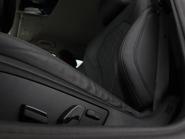 BMW 5-SERIE 530e High Executive | Leder | Stoel & stuurverwarming | Adaptive cruise | Carplay | Sfeerverlichting | Camera | Live Cockpit | Navigatie | Full LED