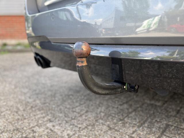 BMW 5-SERIE Touring 520i High Executive | M-Sport | Trekhaak | Panoramadak |