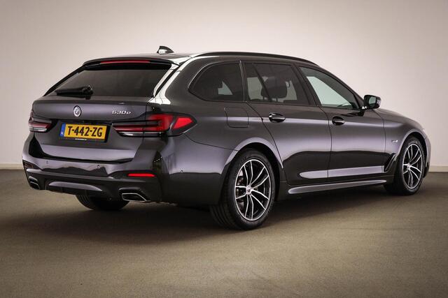 BMW 5-SERIE Touring 530e M-Sport Business Edition Plus PANORAMADAK | COMFORT ACCES / SAFETY / PARKING- PACK | HEAD UP