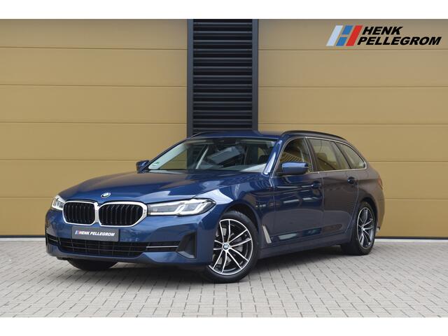 BMW 5-SERIE Touring 520i High Executive Edition * Comfort stoelen * Live cockpit * Grootlicht assistent * Dealer onderhouden *