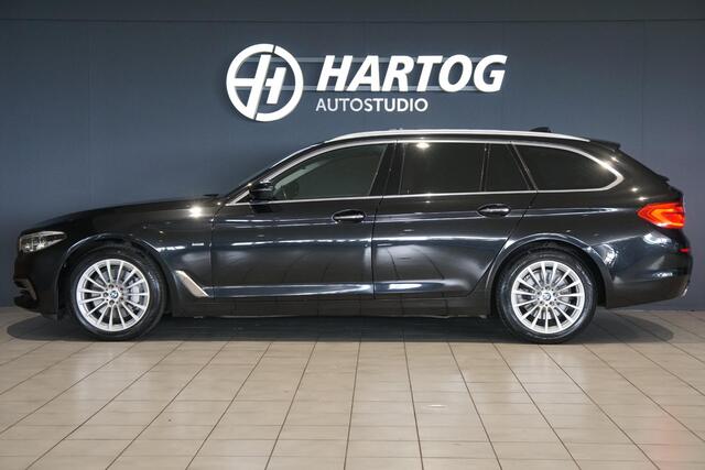 BMW 5-SERIE Touring 530i xDrive Executive / ADAPTIEVE DEMPING / PANODAK / CAMERA / DODEHOEKDETECTIE / DEALER ONDERHOUDEN