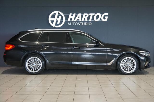 BMW 5-SERIE Touring 530i xDrive Executive / ADAPTIEVE DEMPING / PANODAK / CAMERA / DODEHOEKDETECTIE / DEALER ONDERHOUDEN