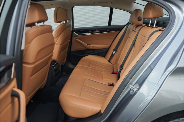 BMW 5-SERIE 530i High Ex Luxury Schuifdak Comfortstoel Navi Trekhaak Camera