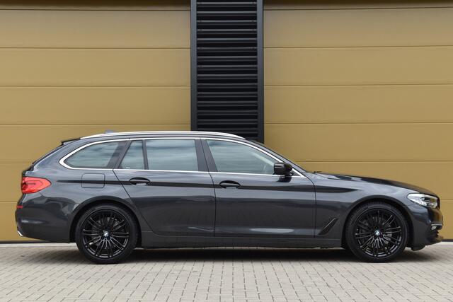 BMW 5-SERIE Touring 540i xDrive High Executive * Comfortstoelen * Trekhaak * Grootlicht assistent * Stoelverwarming *